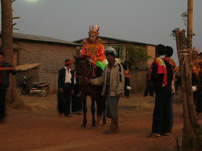 Travel - Myanmar - Kalaw Shan - Evening Procession
